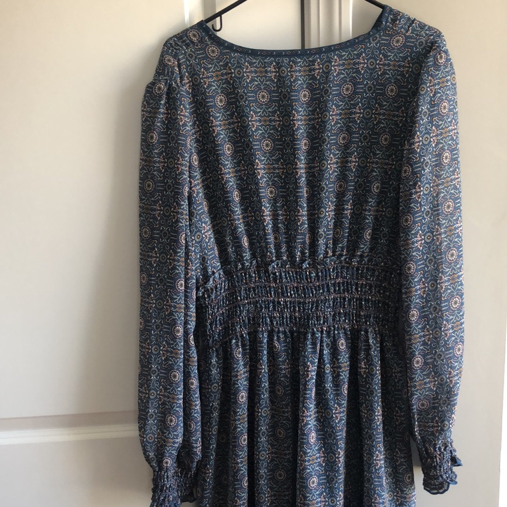 Dress - Picture 4 of 9